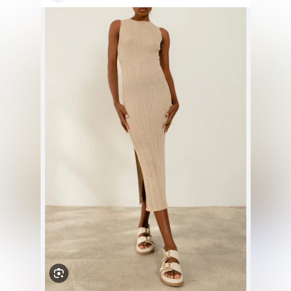 Alohas Breezy Glim Knit Women's Clothing Dress| NWT MR39-6342. Size Small.